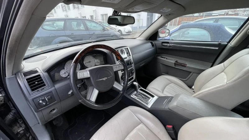 Chrysler 300c 3.5I KLI AVT., снимка 9 - Автомобили и джипове - 51094996