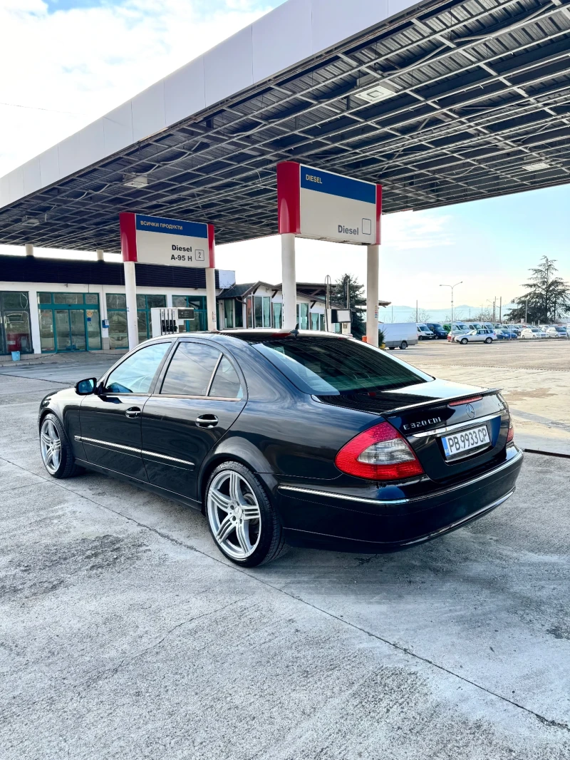 Mercedes-Benz E 320 CDI V6 Facelift ///EVO Avantgard, 7G TRONIC 224кс , снимка 6 - Автомобили и джипове - 53156692