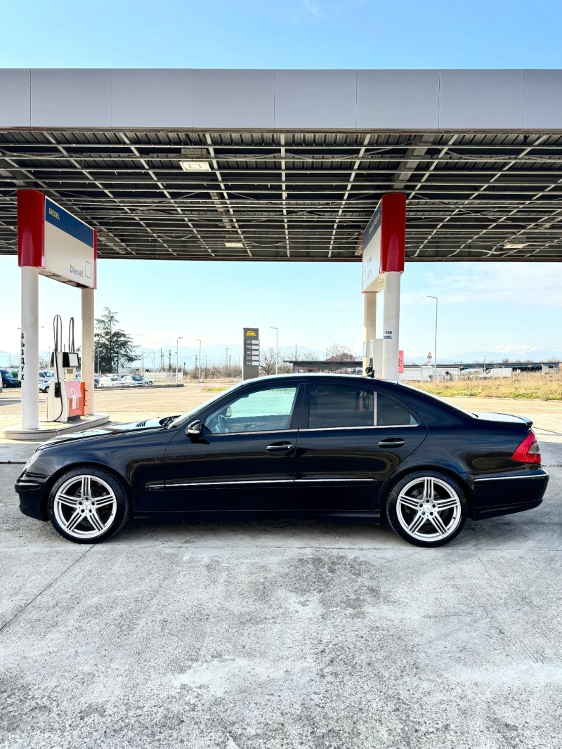 Mercedes-Benz E 320 CDI V6 Facelift ///EVO Avantgard, 7G TRONIC 224кс , снимка 4 - Автомобили и джипове - 53156692