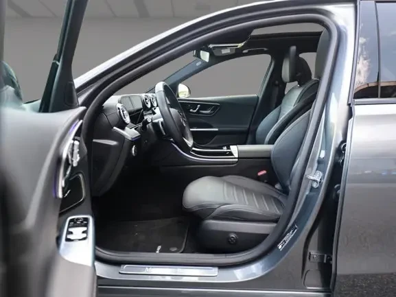 Mercedes-Benz C 300 de = AMG Line = Night Package Гаранция, снимка 5 - Автомобили и джипове - 54677755