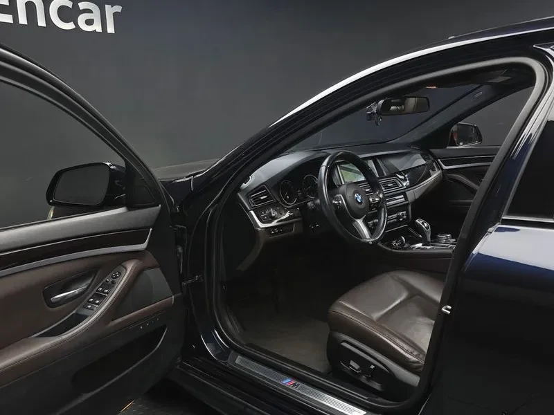 BMW 530 I xDrive M Aerodynamic Special Edition, снимка 10 - Автомобили и джипове - 55832750