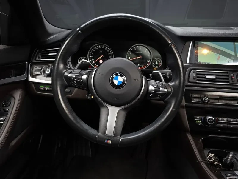 BMW 530 I xDrive M Aerodynamic Special Edition, снимка 13 - Автомобили и джипове - 55832750