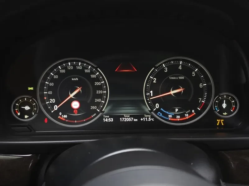 BMW 530 I xDrive M Aerodynamic Special Edition, снимка 8 - Автомобили и джипове - 55832750