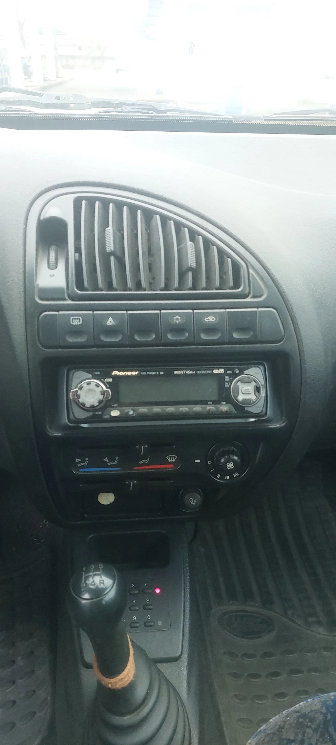 Citroen Saxo 1, 4i - изображение 8