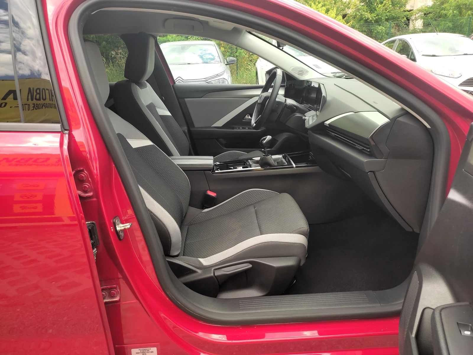 Opel Astra 1.2 130hp - изображение 8