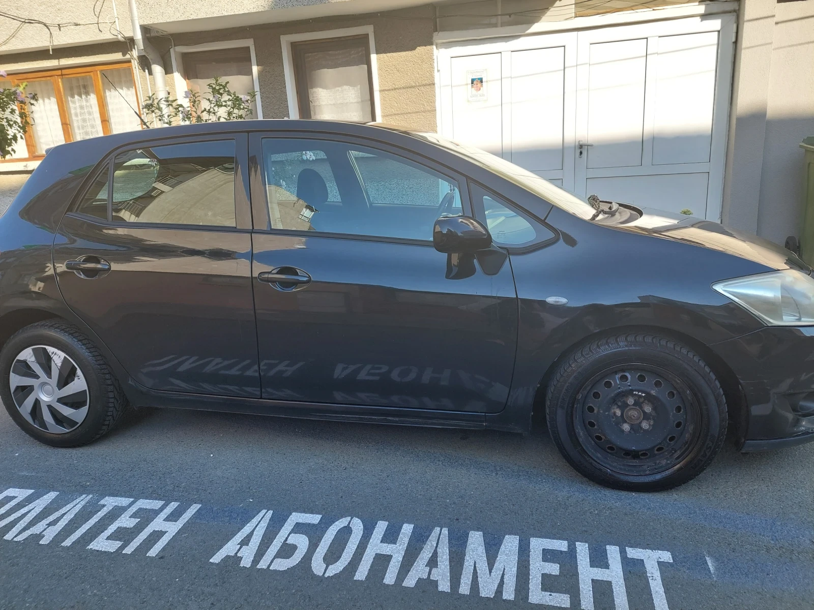 Toyota Auris  - изображение 2