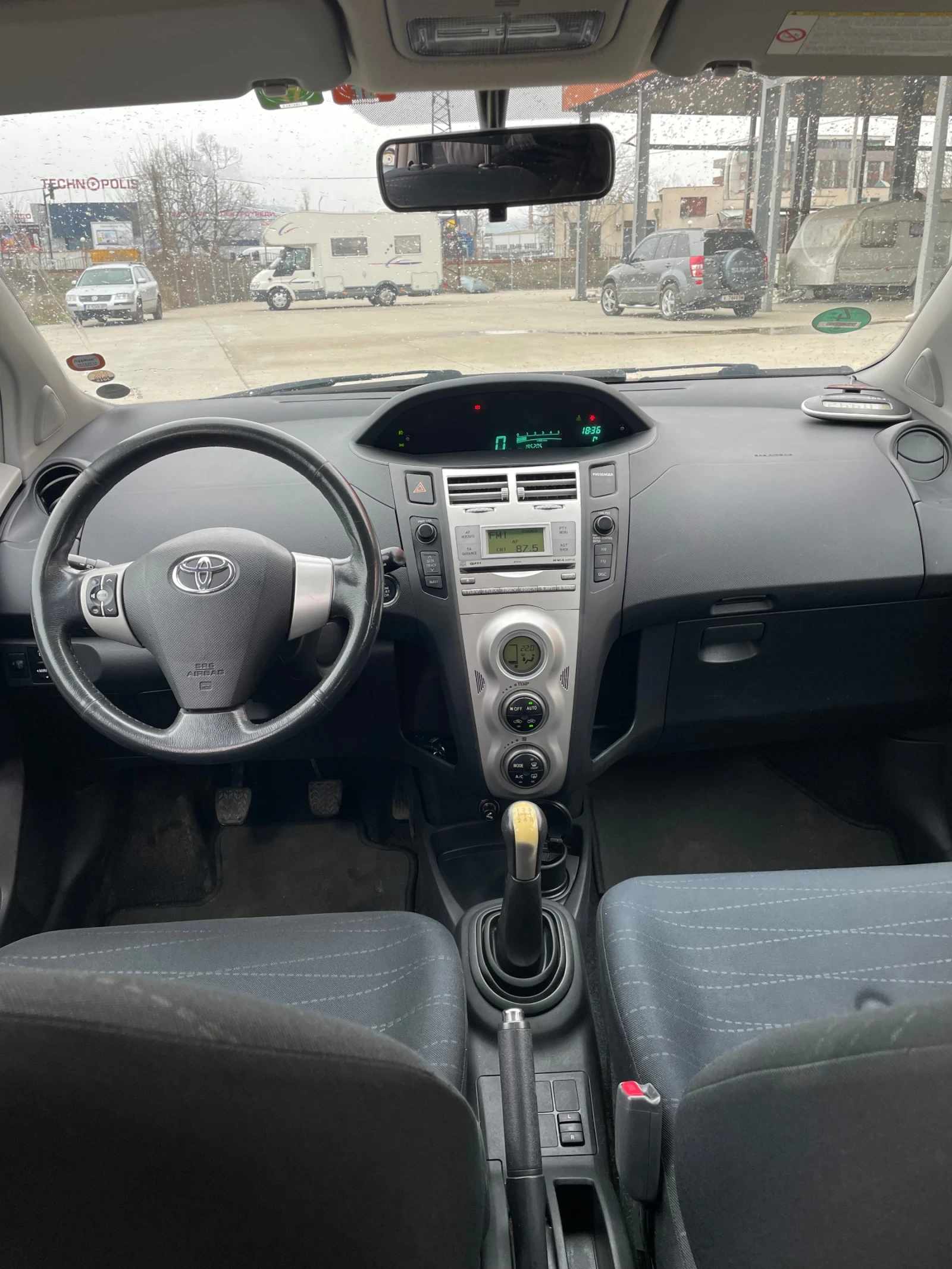 Toyota Yaris 1.4 D-4D KLIMATRONIK 90 k. - изображение 9