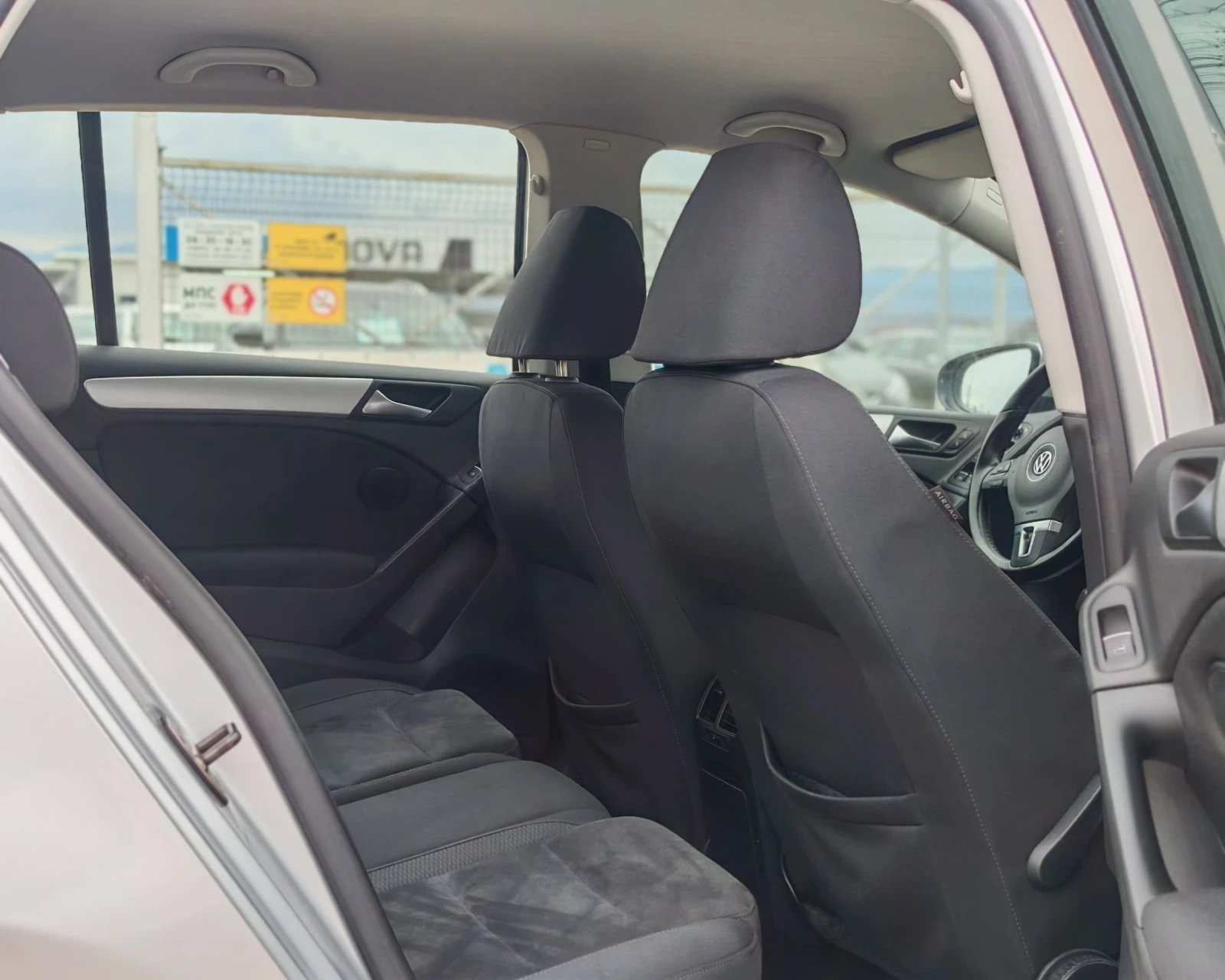 VW Golf 2.0 140 �.�. �����!  | Mobile.bg � ����������� 12