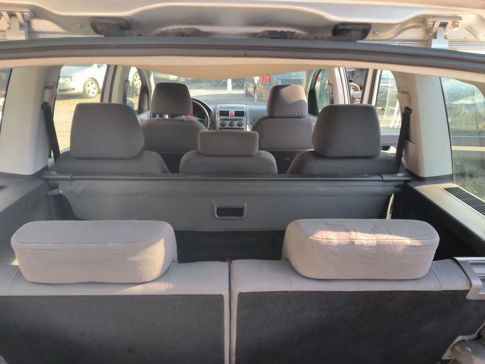 VW Touran 1, 9 BLS, снимка 7 - Автомобили и джипове - 53817982