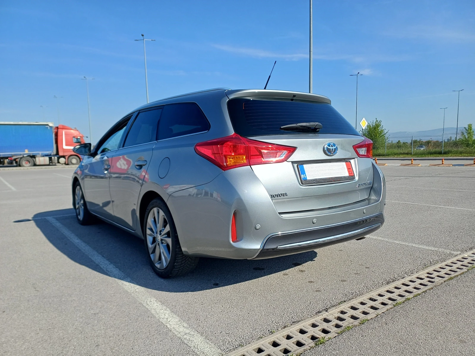 Toyota Auris 1, 8 EXECUTIVE, снимка 3 - Автомобили и джипове - 54343650