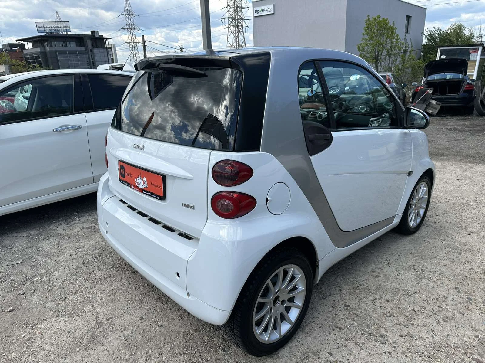 Smart Fortwo 1.0I Kлиматик Кожен салон Панорама, снимка 3 - Автомобили и джипове - 54415921