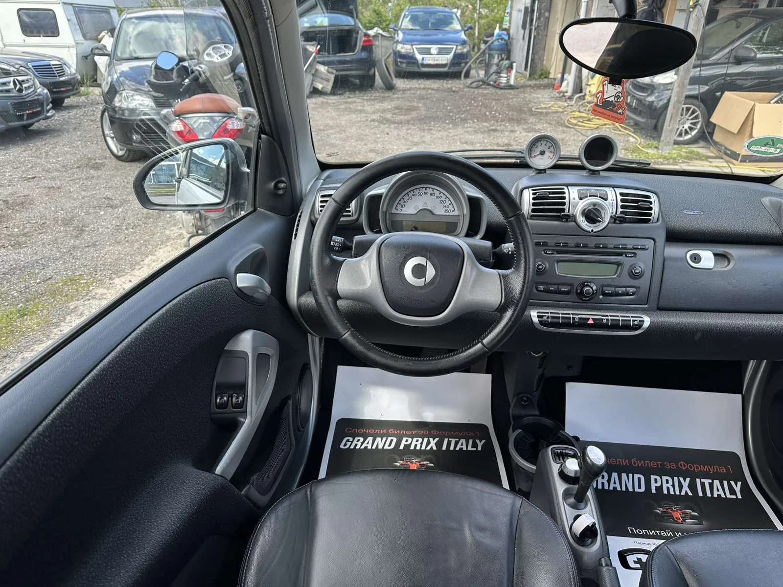 Smart Fortwo 1.0I Kлиматик Кожен салон Панорама, снимка 11 - Автомобили и джипове - 54415921