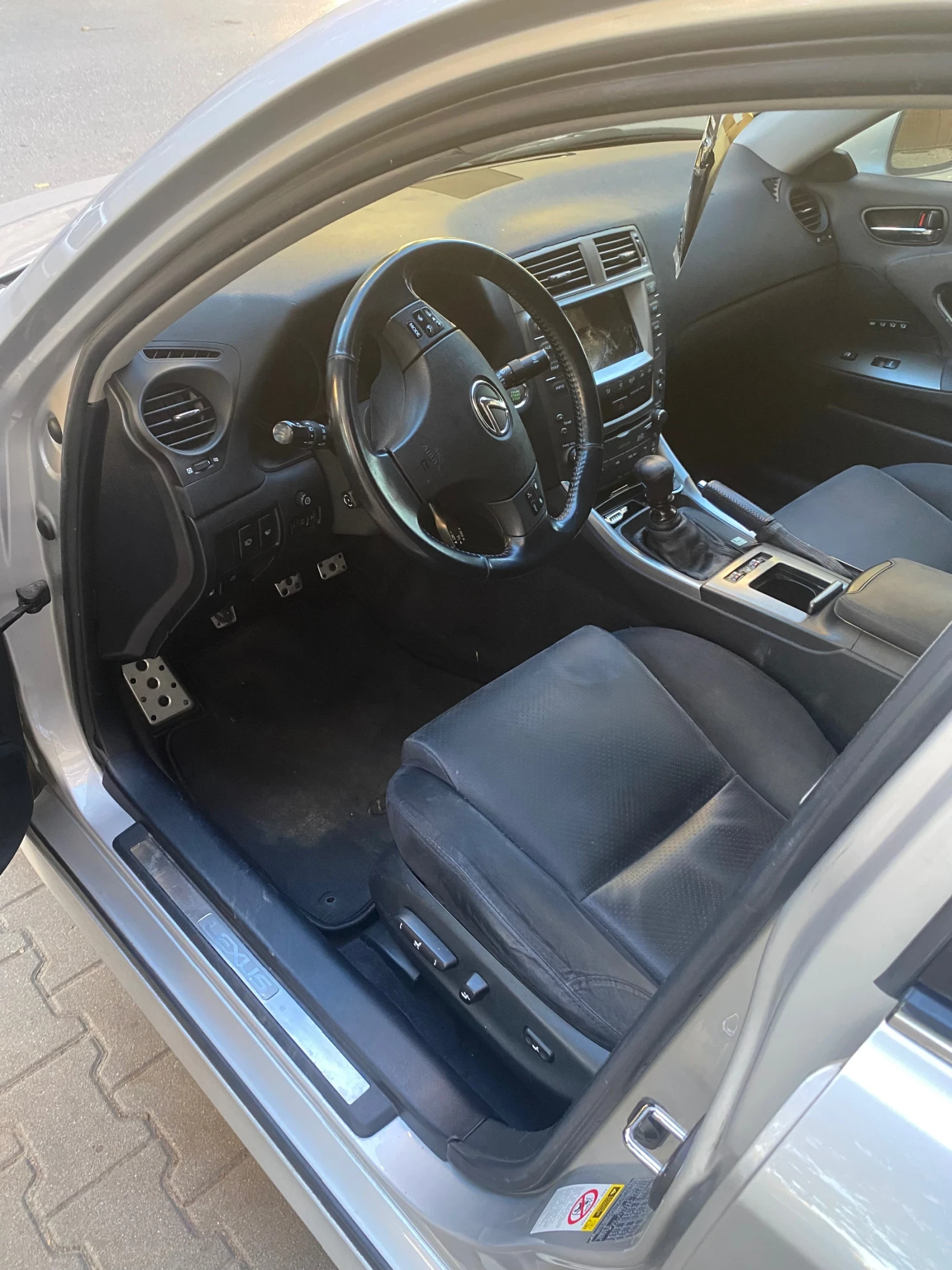 Lexus IS 220d, снимка 3 - Автомобили и джипове - 54932853
