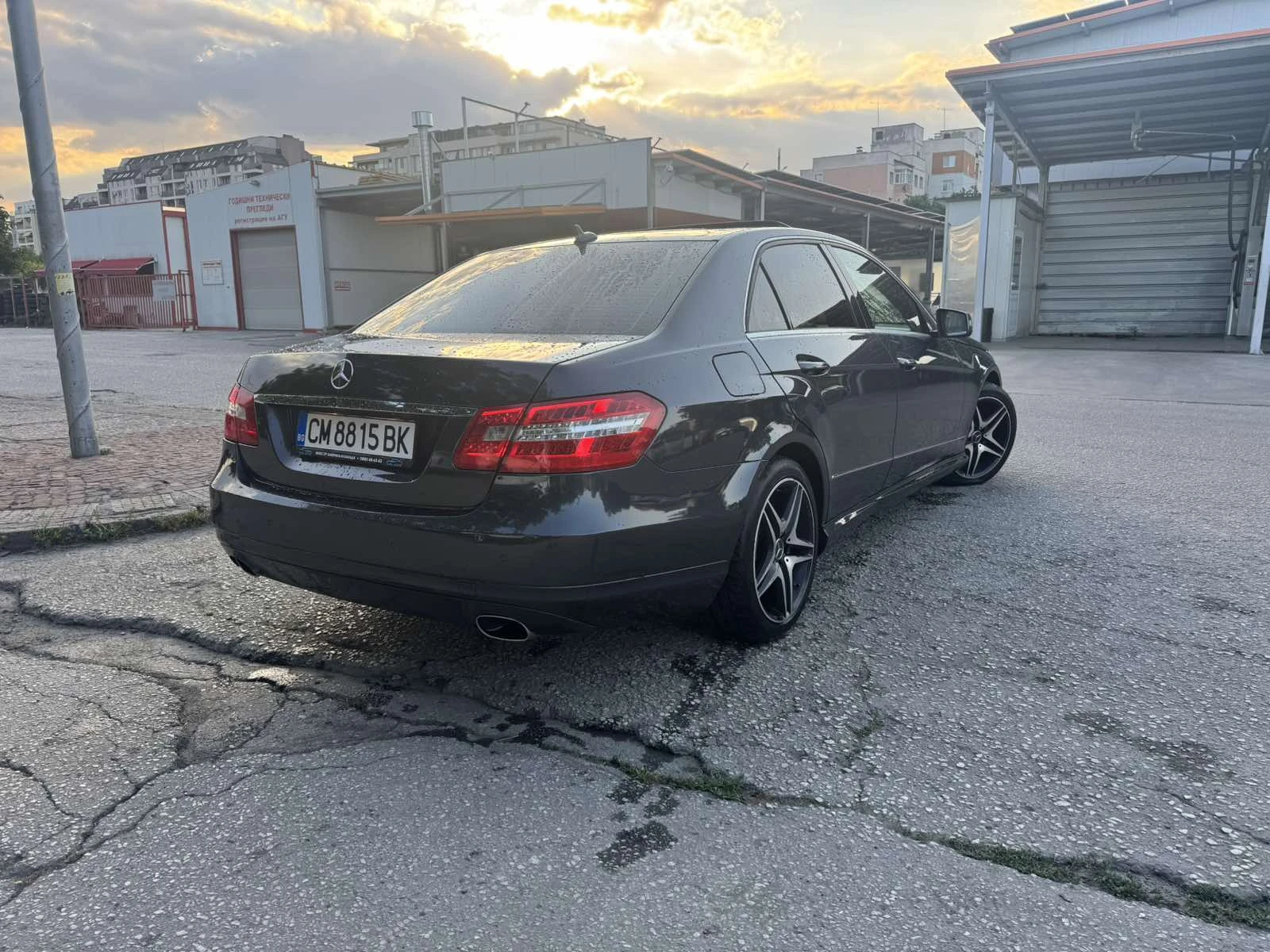 Mercedes-Benz E 350 4matic, снимка 3 - Автомобили и джипове - 55160510