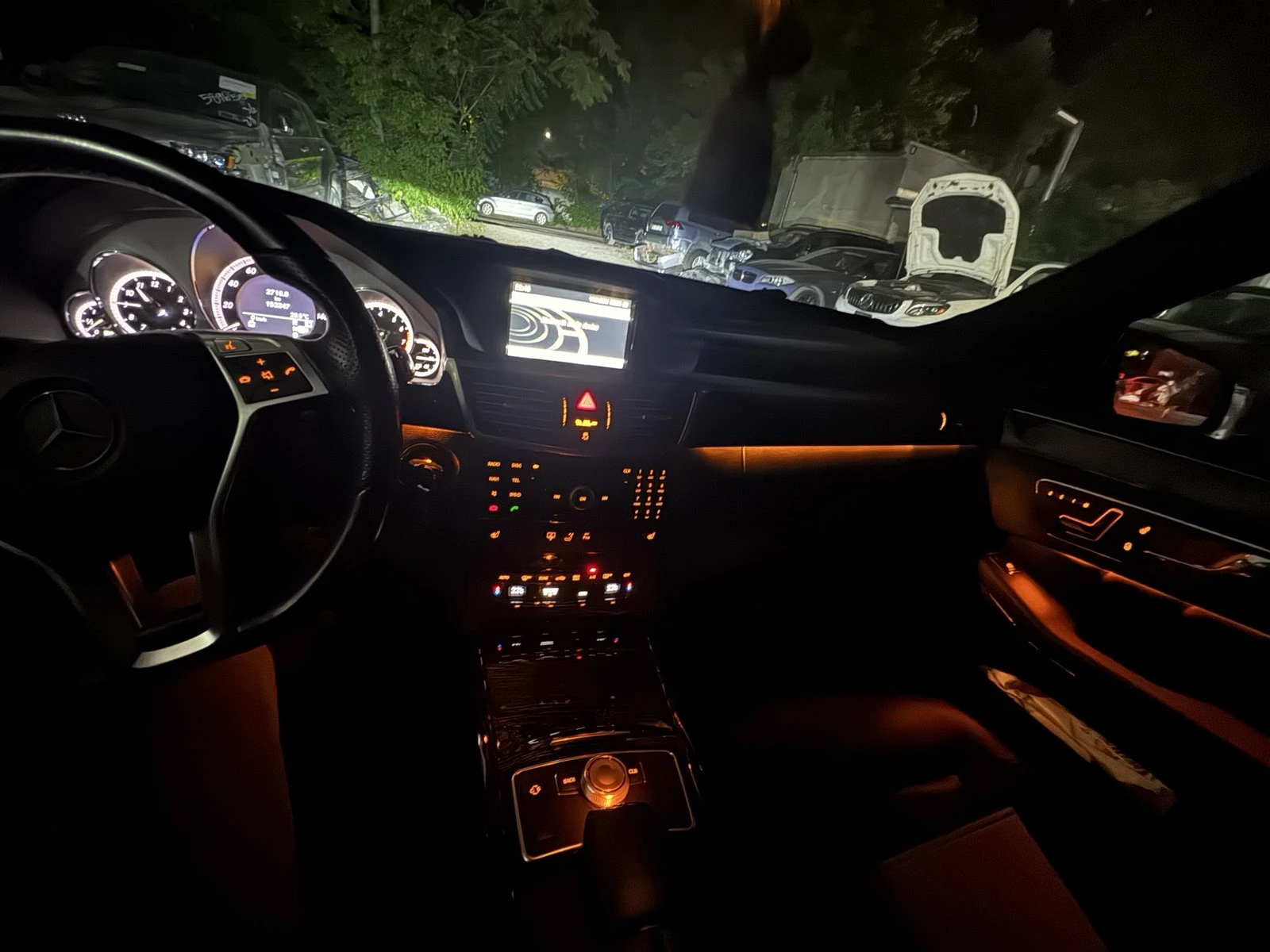 Mercedes-Benz E 350 4matic, снимка 17 - Автомобили и джипове - 55160510
