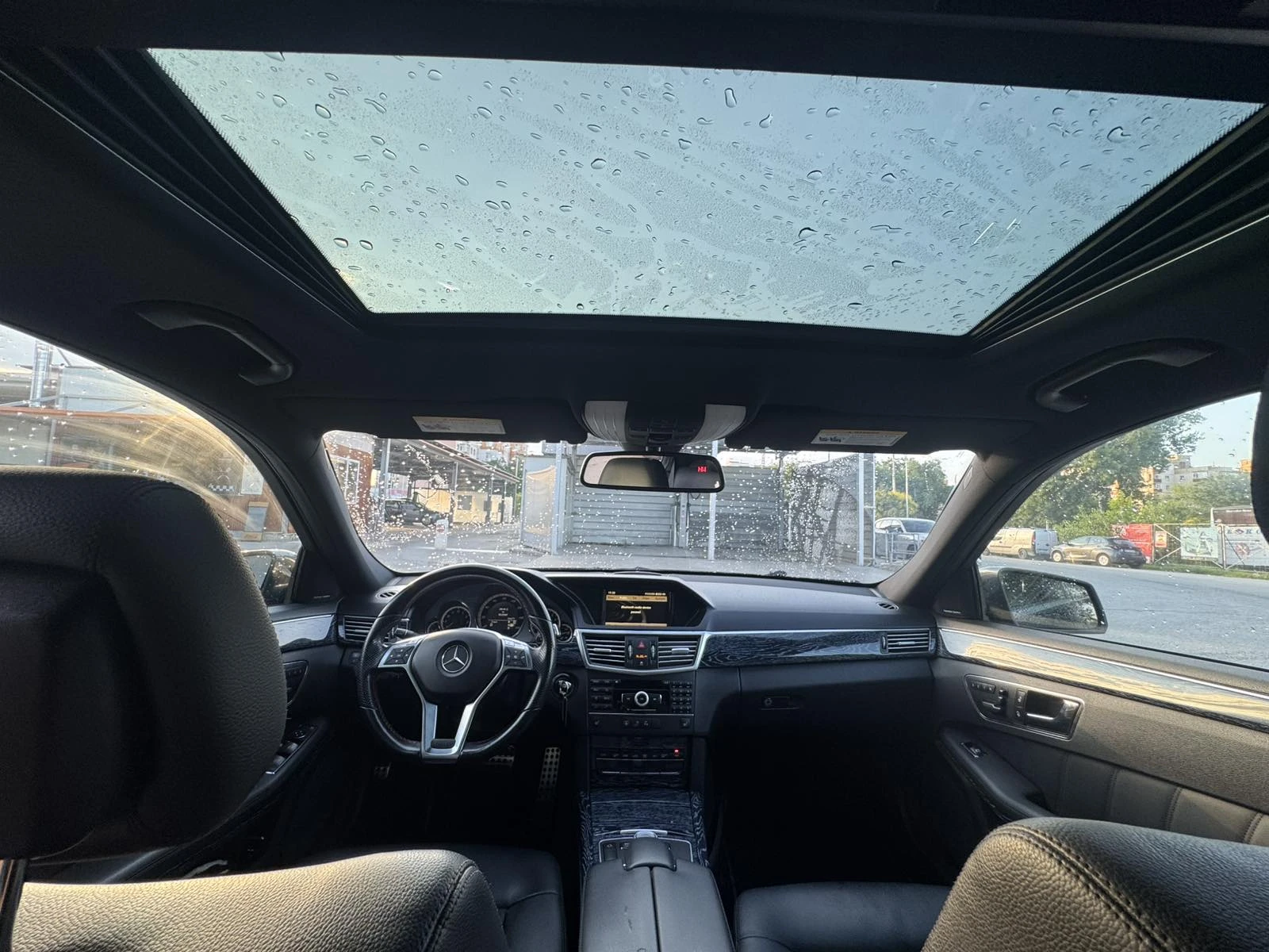 Mercedes-Benz E 350 4matic, снимка 9 - Автомобили и джипове - 55160510