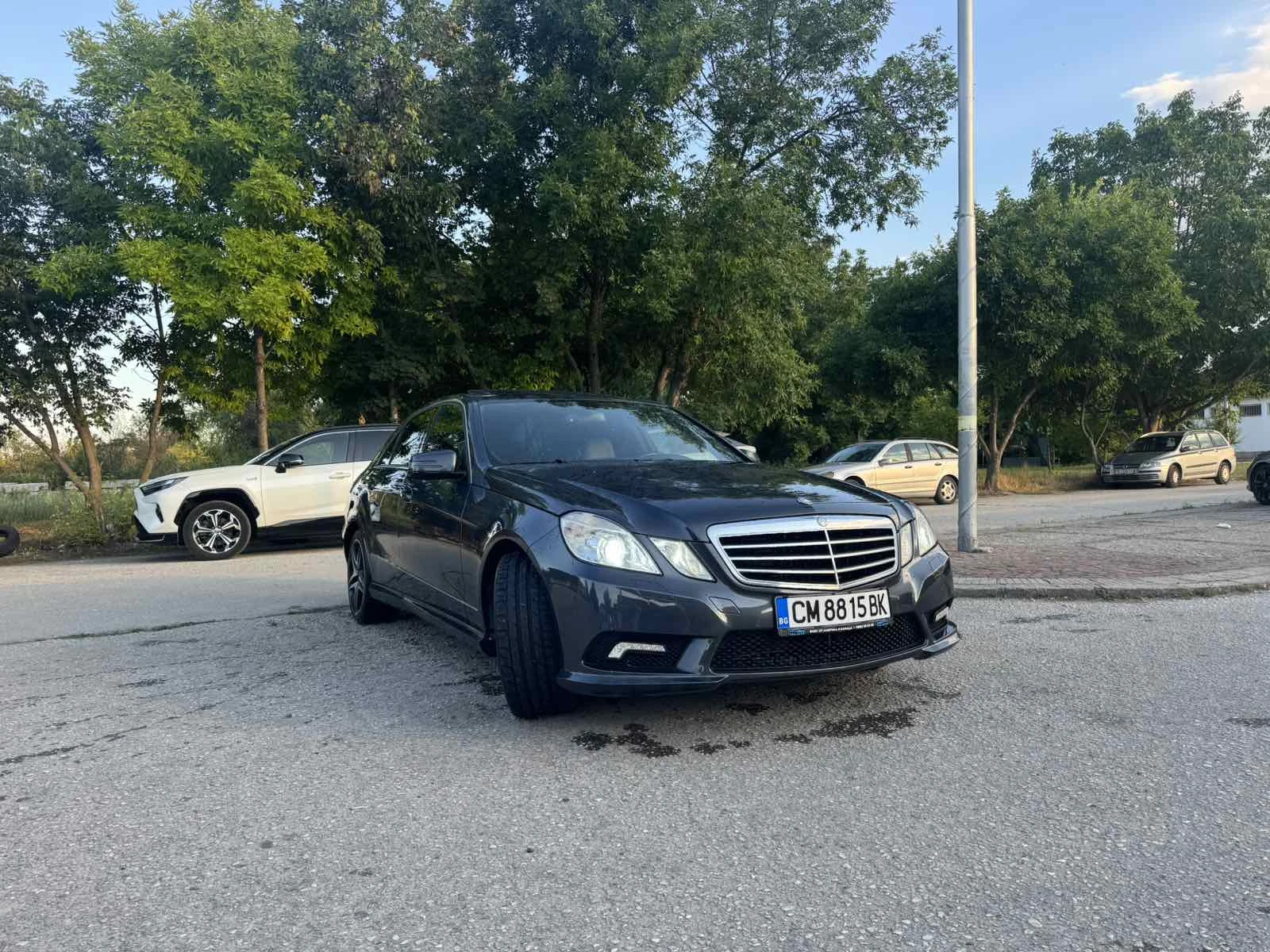 Mercedes-Benz E 350 4matic, снимка 2 - Автомобили и джипове - 55160510