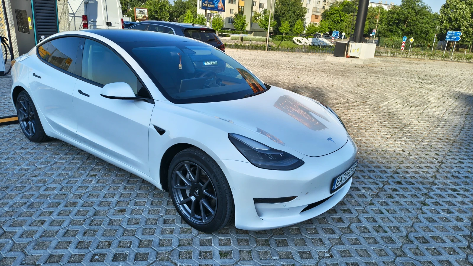 Tesla Model 3 Sr+ , снимка 2 - Автомобили и джипове - 55589982