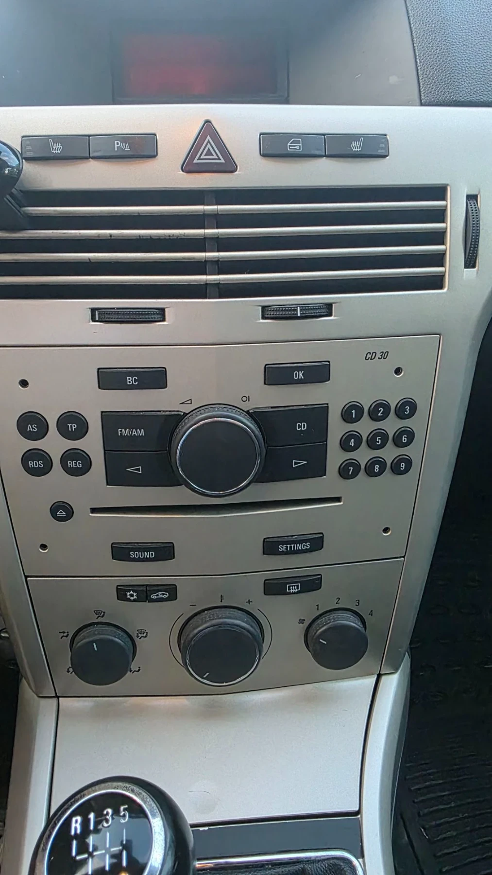 Opel Astra GTC 1.7 CDTI, снимка 10 - Автомобили и джипове - 55618374