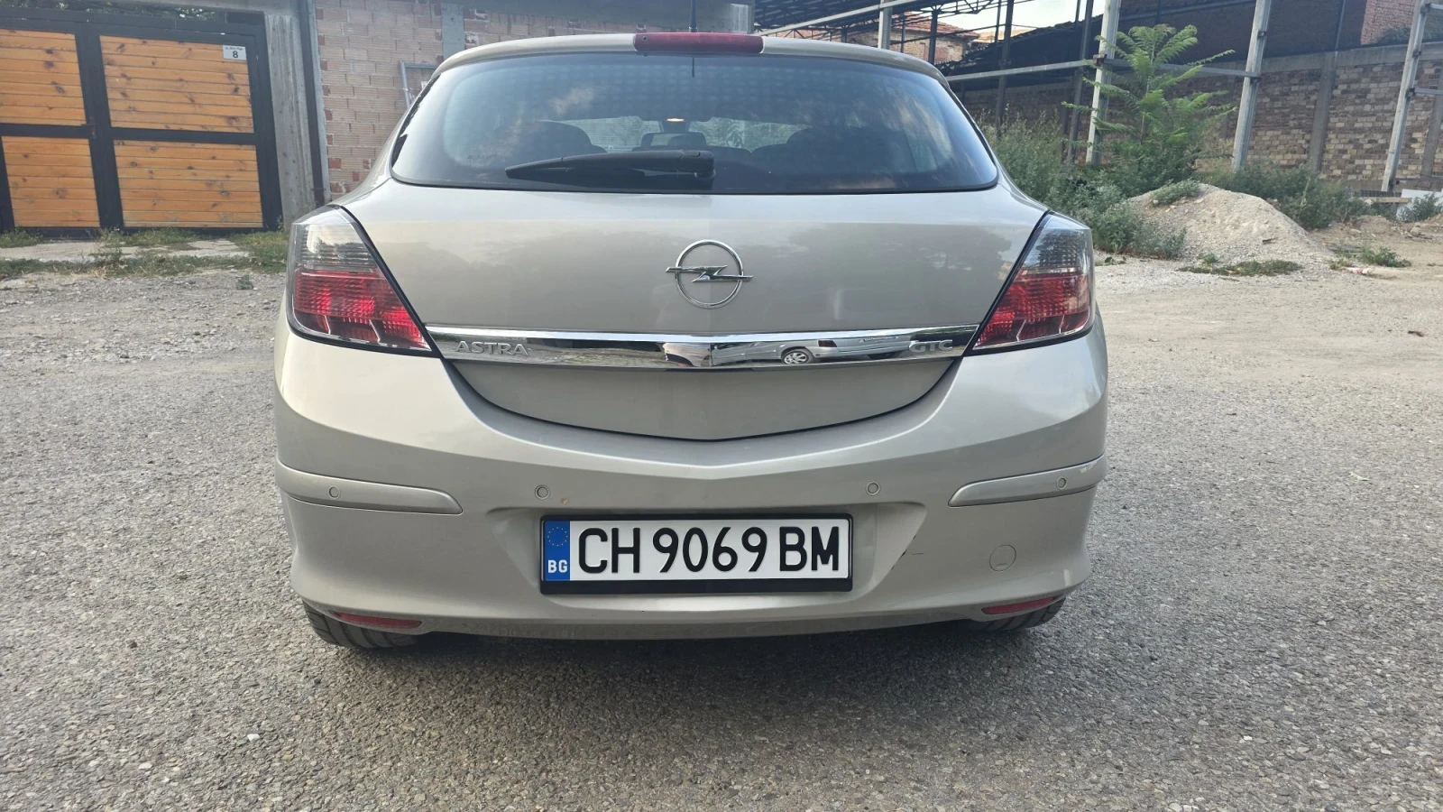 Opel Astra GTC 1.7 CDTI, снимка 4 - Автомобили и джипове - 55618374