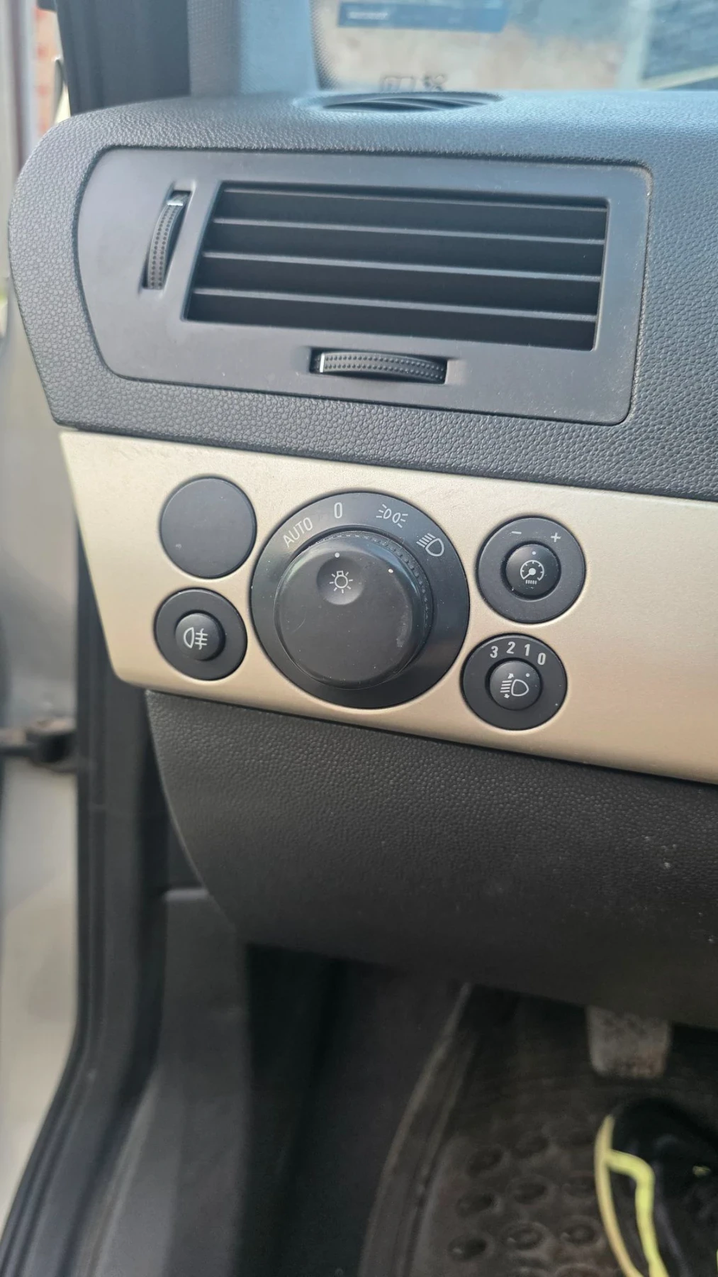 Opel Astra GTC 1.7 CDTI, снимка 9 - Автомобили и джипове - 55618374