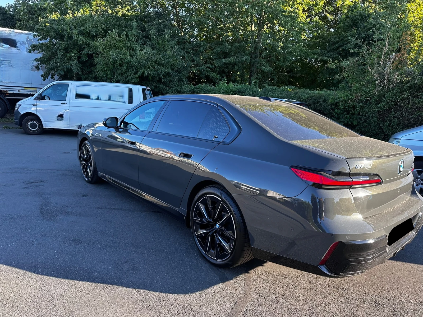 BMW i7 M70 xDrive, снимка 2 - Автомобили и джипове - 55636362