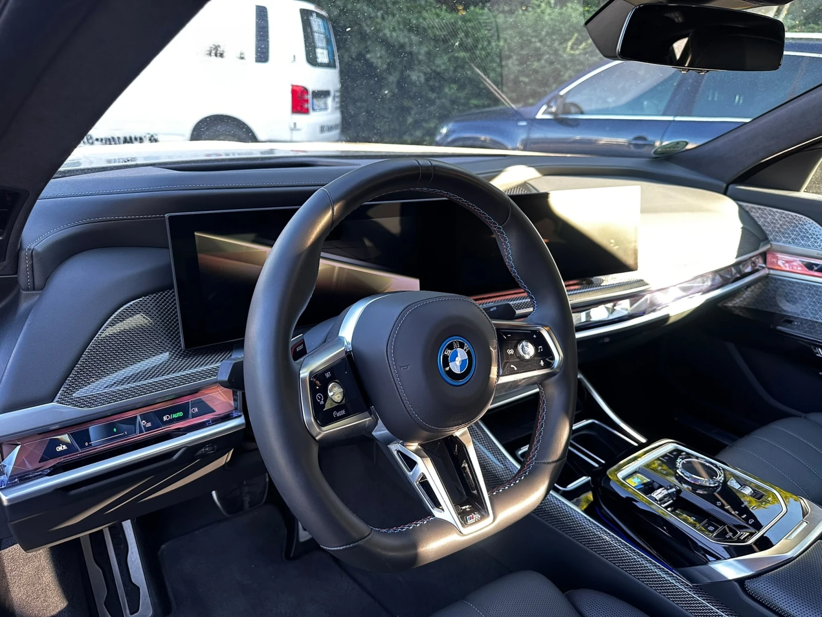 BMW i7 M70 xDrive, снимка 6 - Автомобили и джипове - 55636362