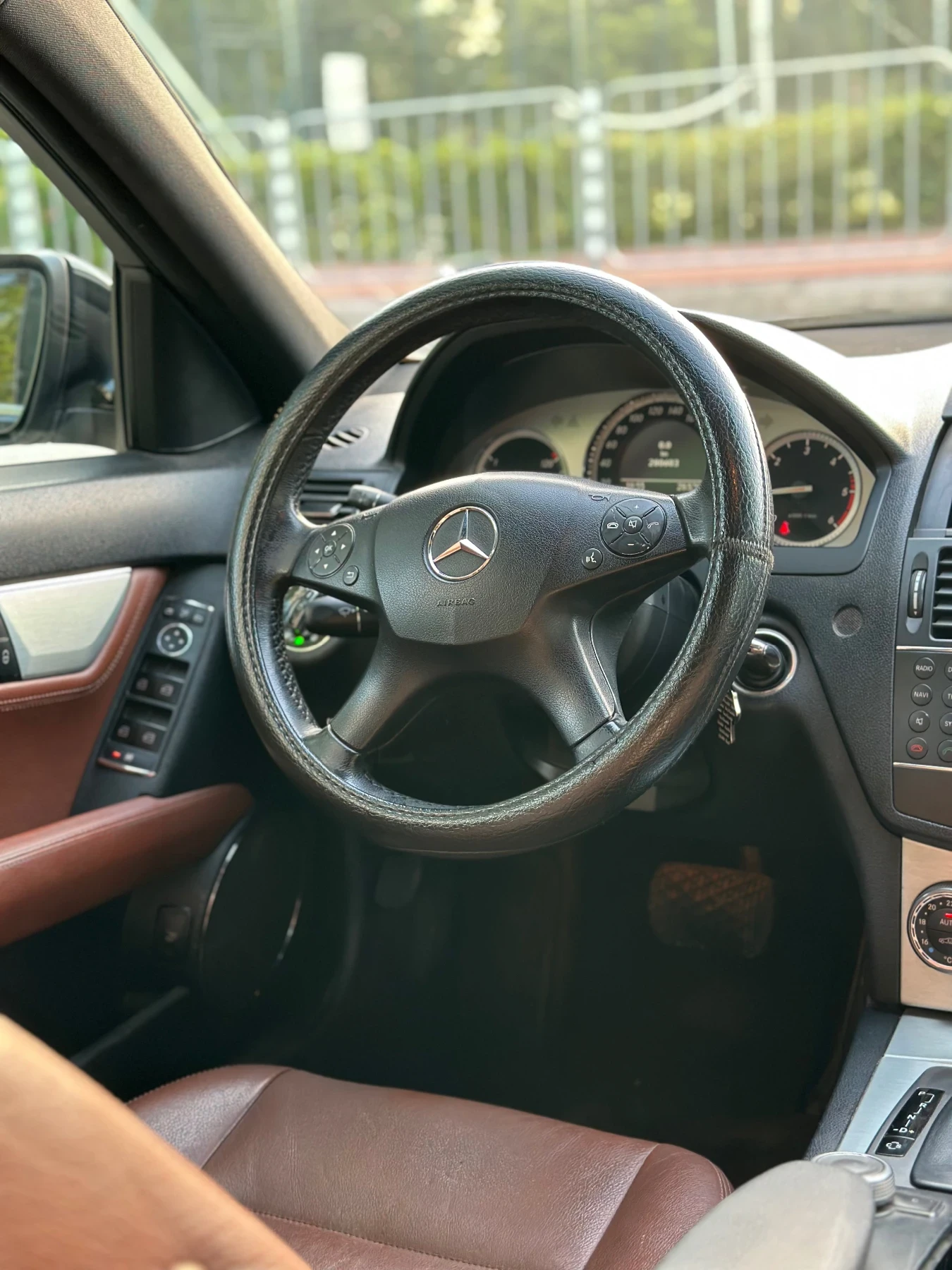 Mercedes-Benz C 220, снимка 8 - Автомобили и джипове - 55873938