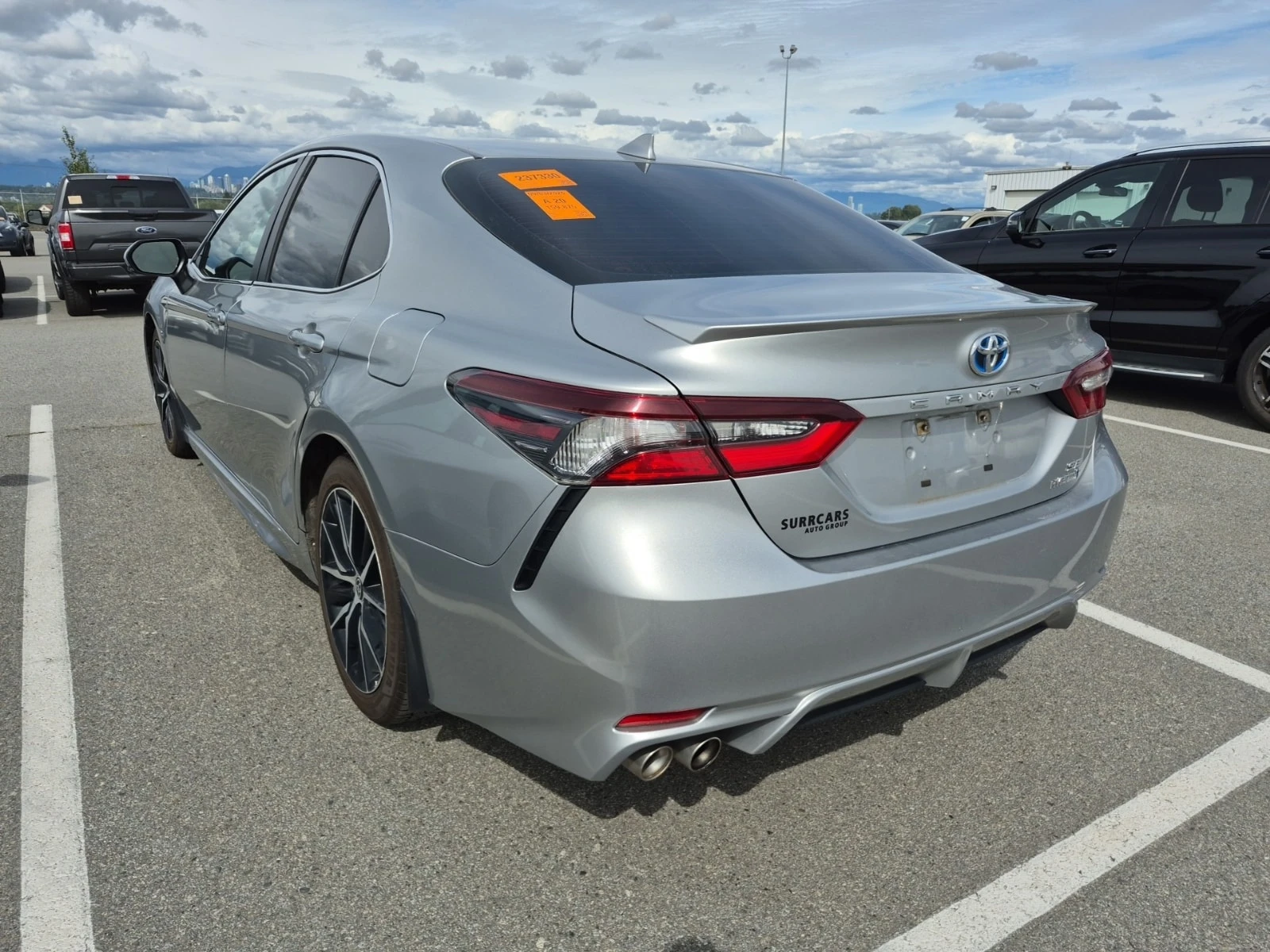 Toyota Camry * HYBRID SE * 2 КЛЮЧА *  CARFAX * , снимка 4 - Автомобили и джипове - 55920132