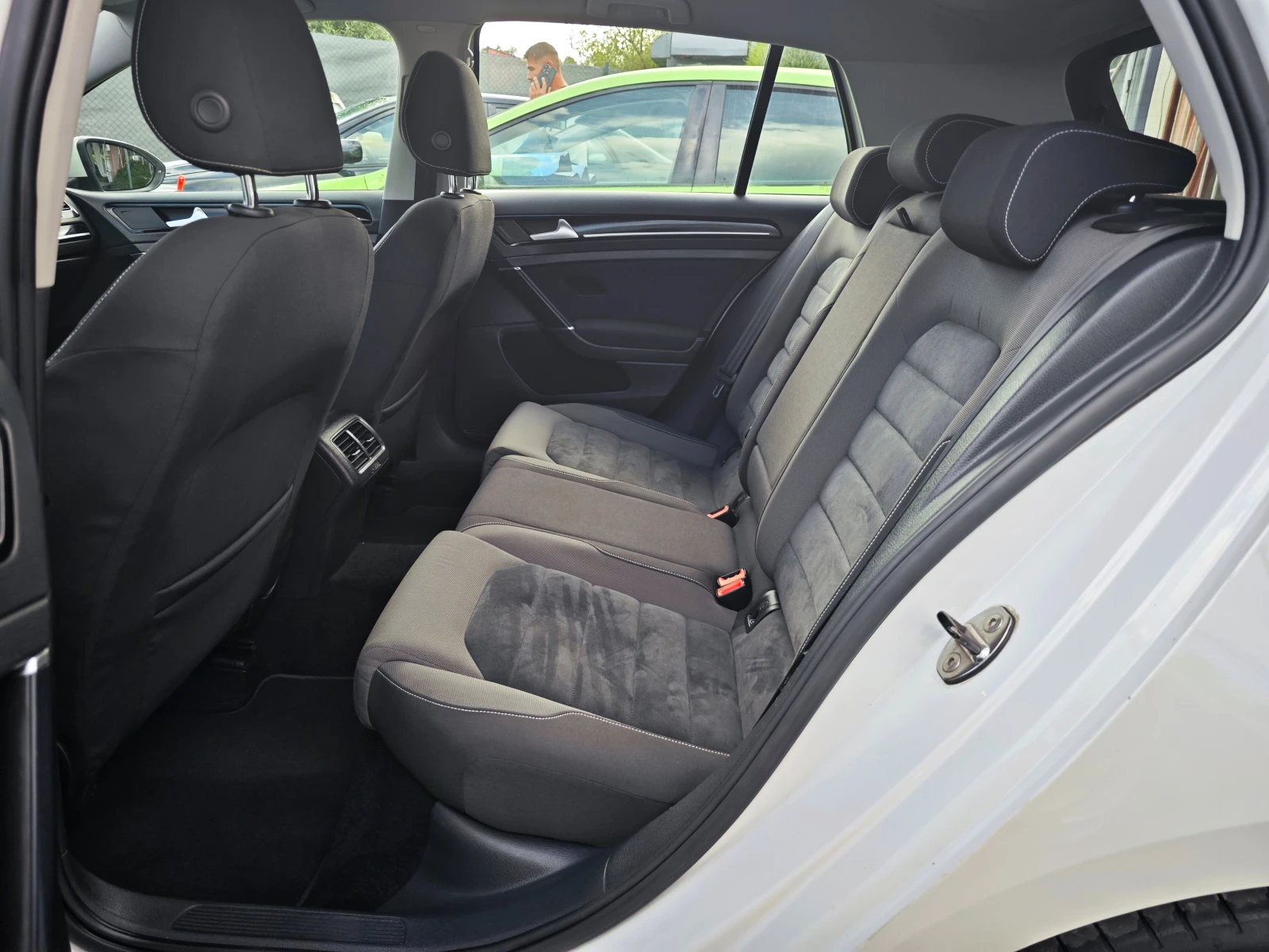 VW Golf 2.0TDi HighLine 150ks, снимка 10 - Автомобили и джипове - 56042010