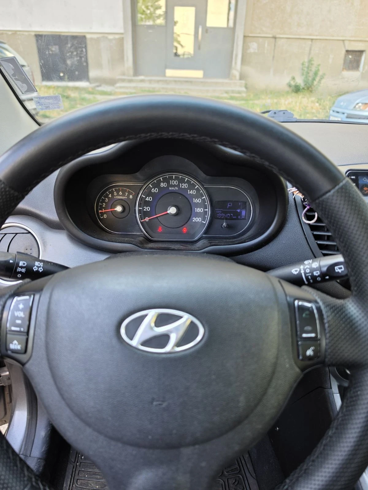 Hyundai I10, снимка 9 - Автомобили и джипове - 56057263