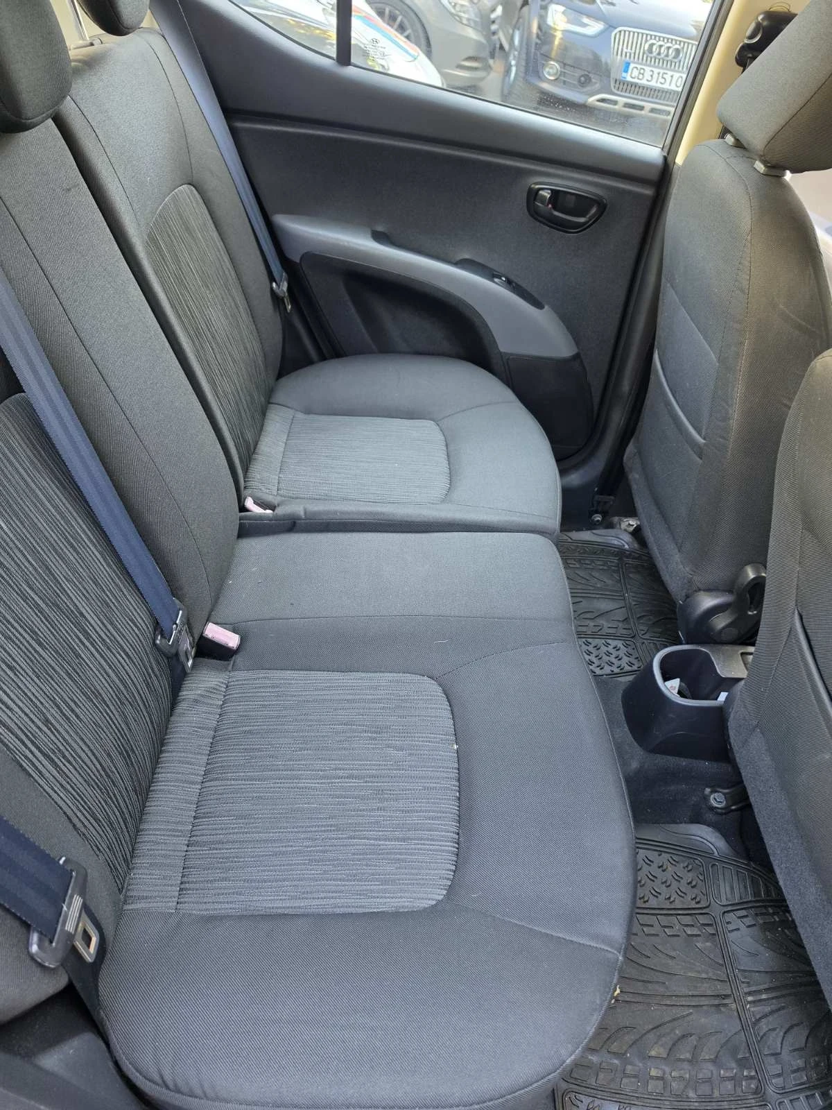 Hyundai I10, снимка 8 - Автомобили и джипове - 56057263