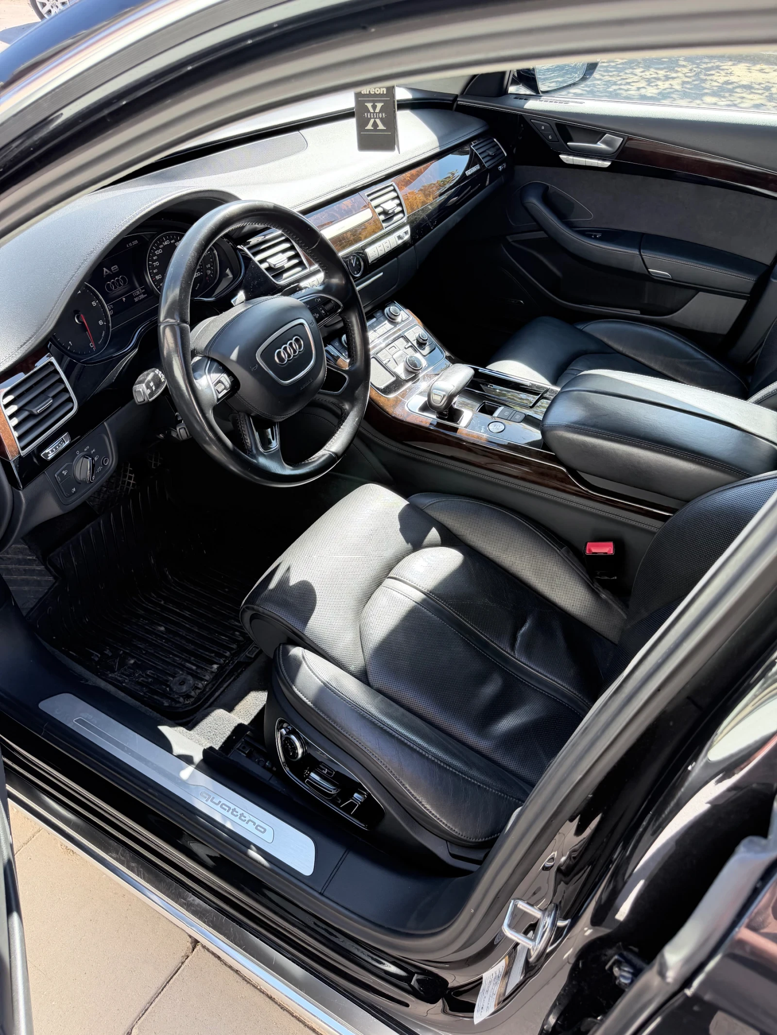Audi A8, снимка 5 - Автомобили и джипове - 56347826