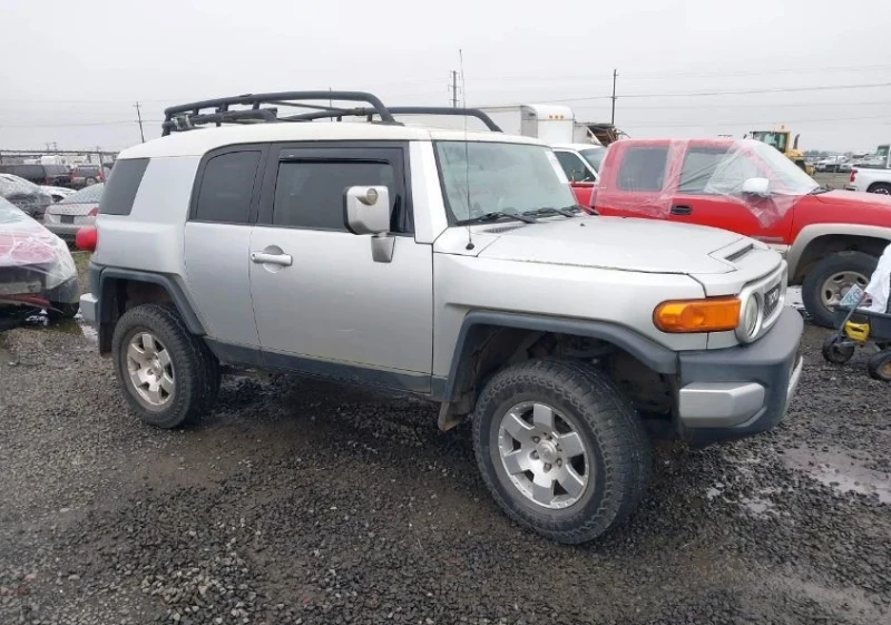 Toyota Fj cruiser, снимка 6 - Автомобили и джипове - 49483884