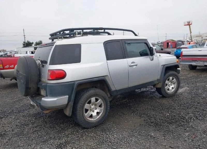 Toyota Fj cruiser, снимка 5 - Автомобили и джипове - 49483884