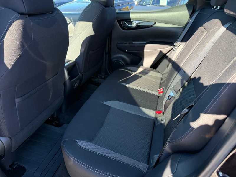 Nissan Qashqai 1.3Tekna 34000km, снимка 10 - Автомобили и джипове - 53044158