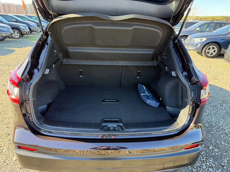 Nissan Qashqai 1.3Tekna 34000km, снимка 7 - Автомобили и джипове - 53044158