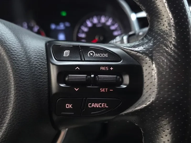 Kia Stonic 1.6 TRENDY, снимка 15 - Автомобили и джипове - 55058760