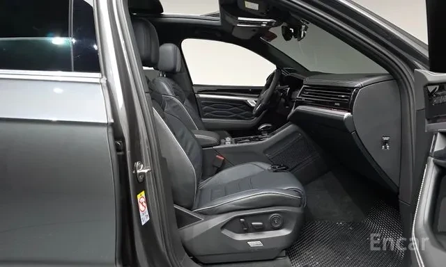 VW Touareg 3.0TDI R LINE FACELIFT FULL ОБДУХВАНЕ 360 DYNAUDIO, снимка 11 - Автомобили и джипове - 55723113