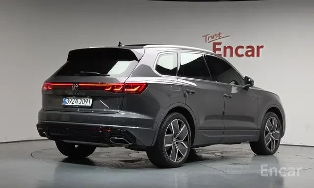 VW Touareg 3.0TDI R LINE FACELIFT FULL ОБДУХВАНЕ 360 DYNAUDIO, снимка 3 - Автомобили и джипове - 55723113