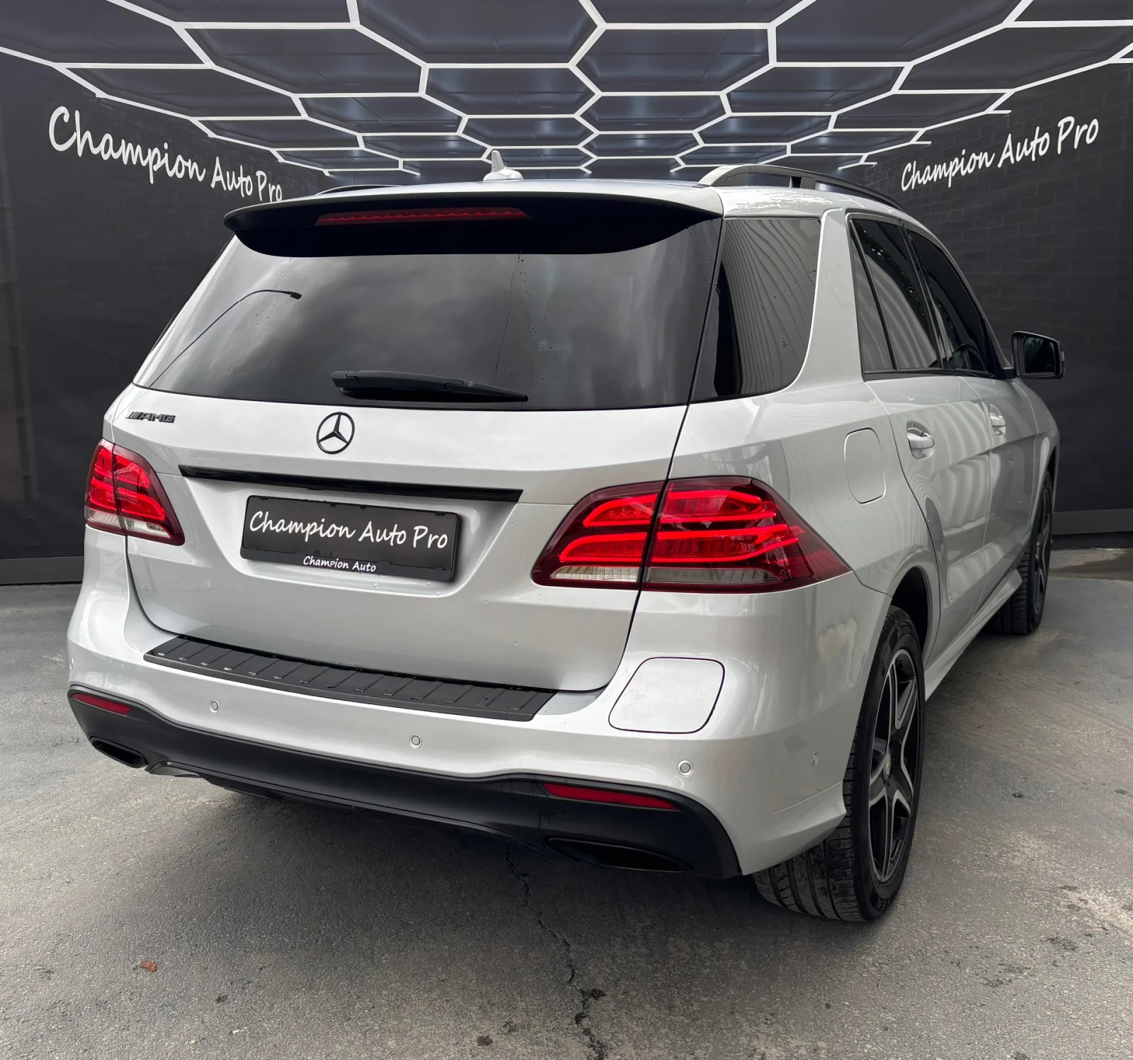 Mercedes-Benz GLE 500 AMG-500 Plug-in Hybrid  - изображение 6