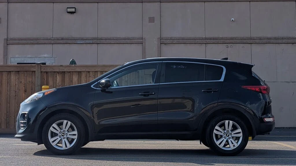 Kia Sportage * АВТО КРЕДИТ* ЦЕНА ДО БГ * СЕРВИЗНА ИСТОРИЯ *  - изображение 2