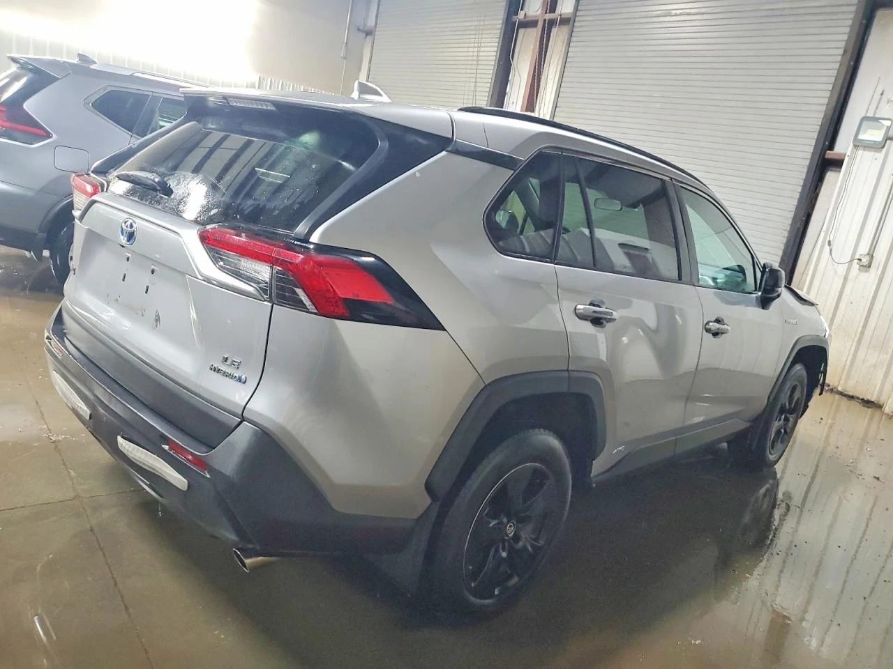 Toyota Rav4 2.5l Hybrid Le* AWD, снимка 4 - Автомобили и джипове - 54224359