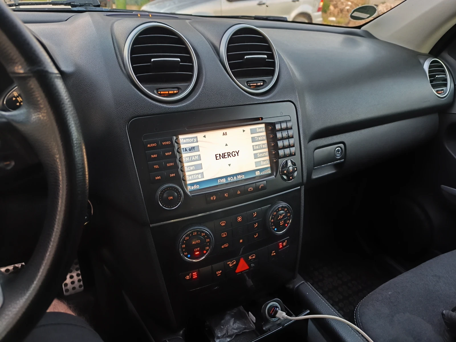 Mercedes-Benz ML 320 CDI , снимка 9 - Автомобили и джипове - 54351206