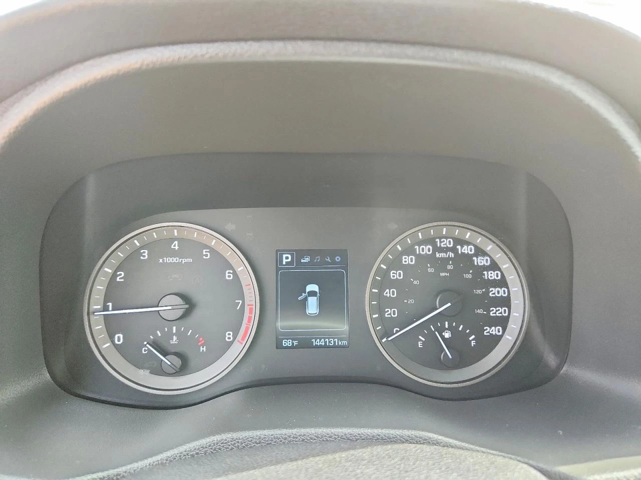 Hyundai Tucson Eco 1.6L SE, снимка 9 - Автомобили и джипове - 54569695