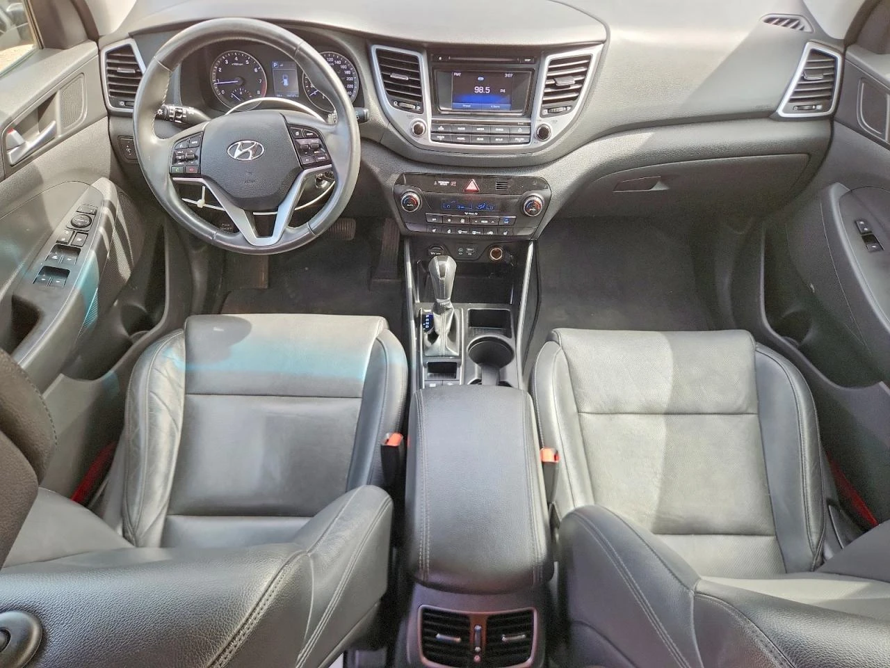 Hyundai Tucson Eco 1.6L SE, снимка 8 - Автомобили и джипове - 54569695