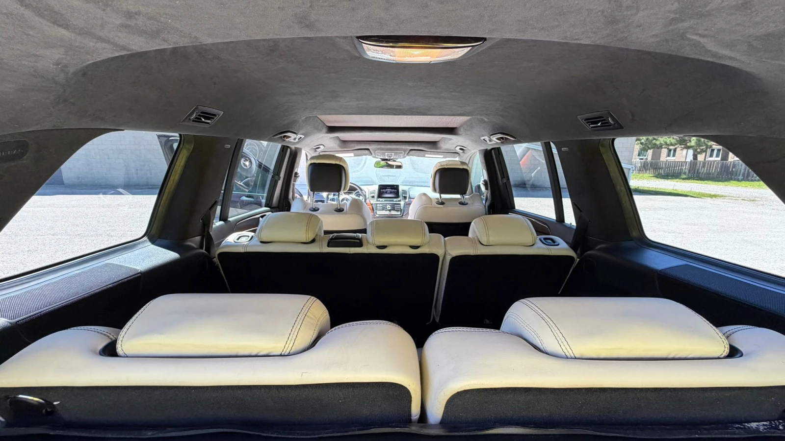 Mercedes-Benz GLS 63 AMG * АвтоКредит * (ЦЕНА ДО БГ), снимка 11 - Автомобили и джипове - 55180470
