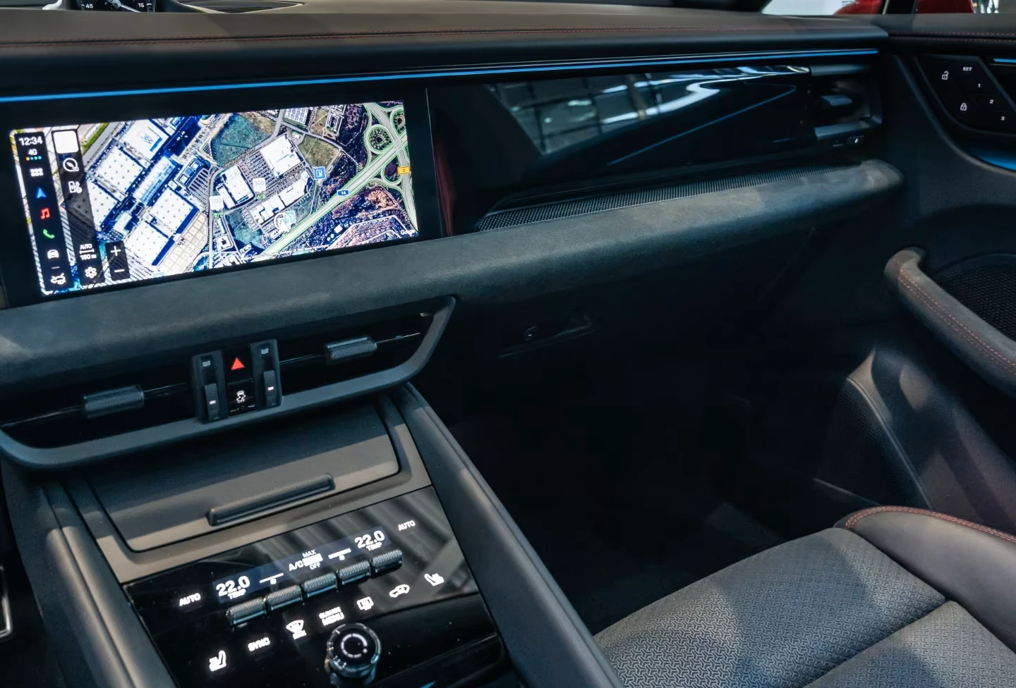 Porsche Macan GTS* PANO* DISTR* BOSE* MEMORY* DISTR* , снимка 14 - Автомобили и джипове - 55664007