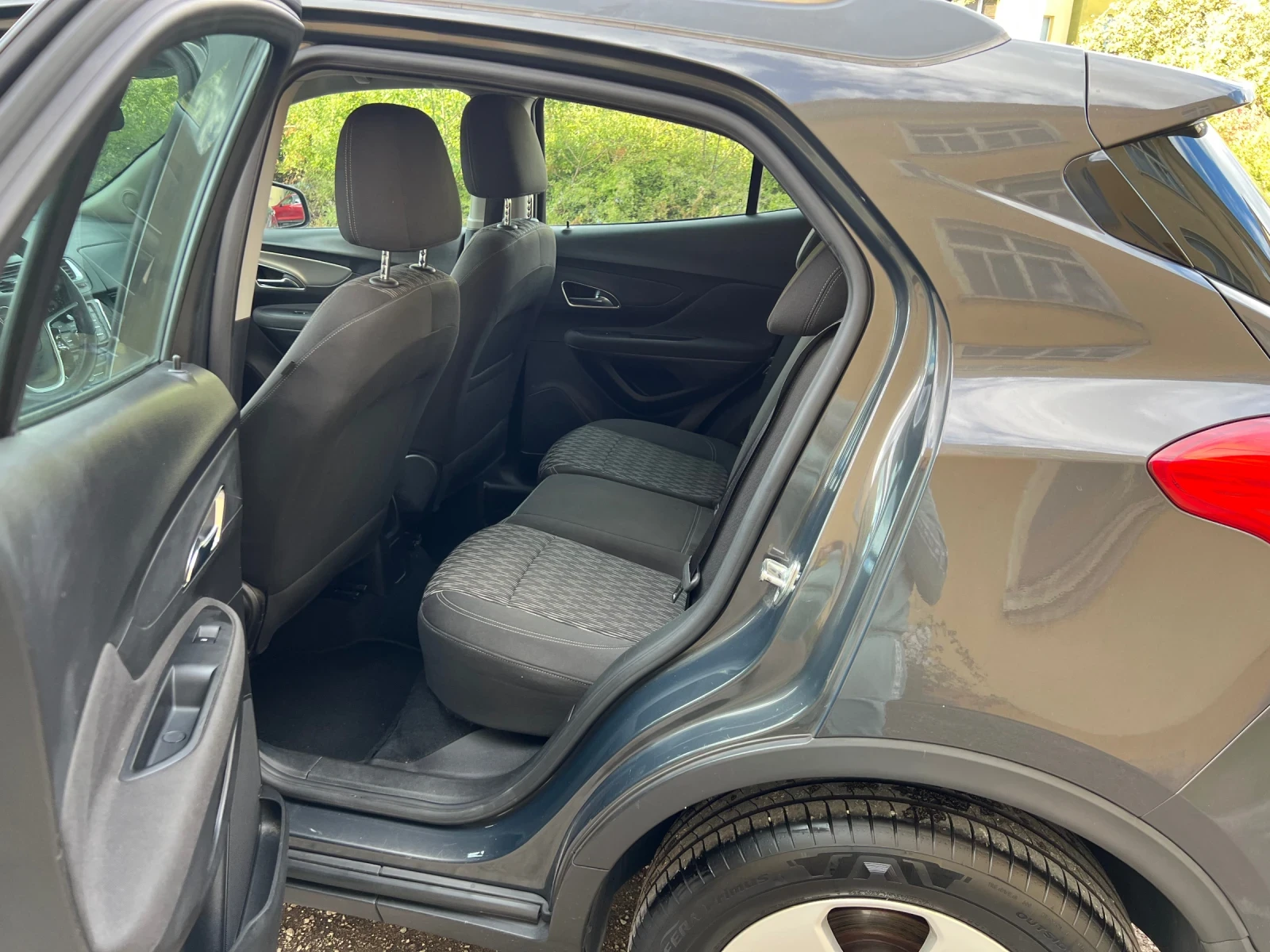 Opel Mokka 1.7CDTI, снимка 15 - Автомобили и джипове - 56325316