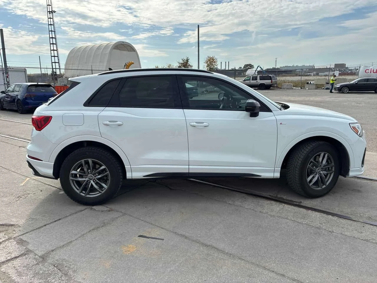 Audi Q3 Technik  CARFAX, снимка 3 - Автомобили и джипове - 56729559